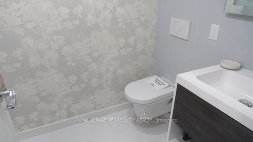 3305-2045 Lakeshore Blvd W, Toronto, ON - Indoor Photo Showing Bathroom