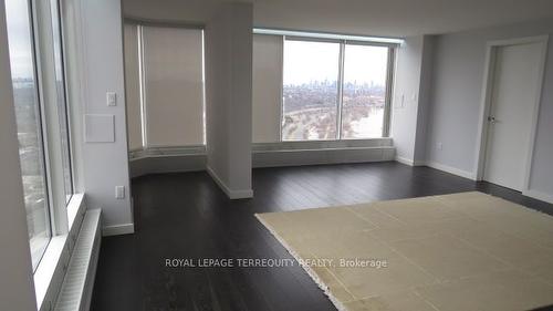 3305-2045 Lakeshore Blvd W, Toronto, ON - Indoor Photo Showing Other Room