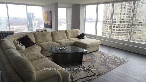 3305-2045 Lakeshore Blvd W, Toronto, ON - Indoor Photo Showing Living Room