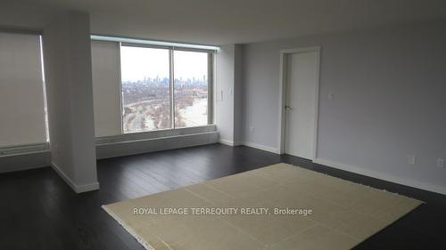 3305-2045 Lakeshore Blvd W, Toronto, ON - Indoor Photo Showing Other Room