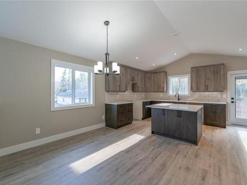 2632 Forest Edge Rd, Sooke, BC - Indoor Photo Showing Kitchen