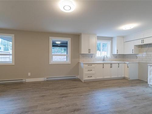2632 Forest Edge Rd, Sooke, BC - Indoor Photo Showing Kitchen