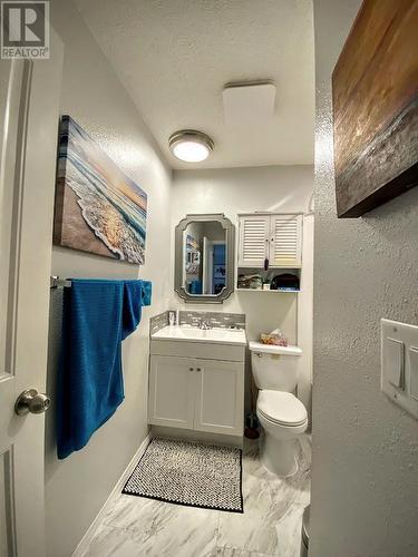 3800 24Th Avenue Unit# 207, Vernon, BC - Indoor Photo Showing Bedroom