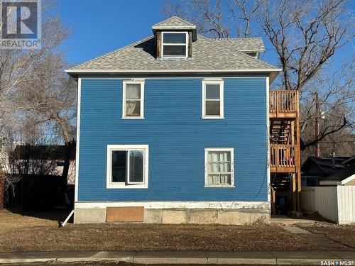 370 Fairford Street W, Moose Jaw, SK - Outdoor