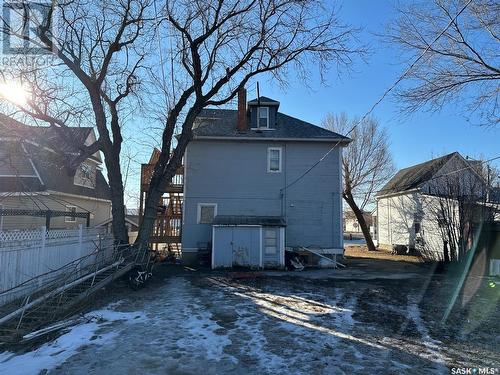 370 Fairford Street W, Moose Jaw, SK - Outdoor