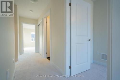 17 Downriver Dr, Welland, ON - Indoor Photo Showing Other Room