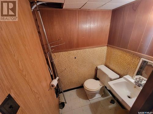 411 4Th Street, Denzil, SK - Indoor Photo Showing Bathroom