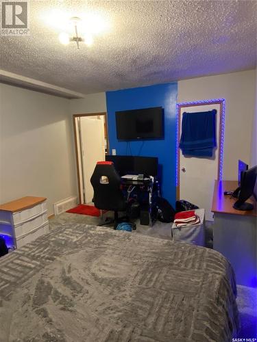 2716 Mcdonald Street, Regina, SK - Indoor Photo Showing Bedroom