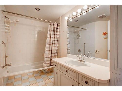 Salle de bains - 106-109 Ch. Duhamel, Pincourt, QC - Indoor Photo Showing Bathroom