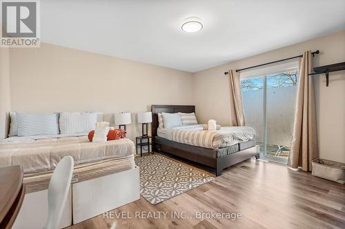 6579 Cleveland Ave, Niagara Falls, ON - Indoor Photo Showing Bedroom