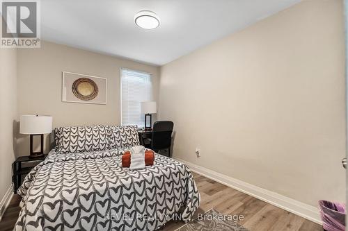 6579 Cleveland Ave, Niagara Falls, ON - Indoor Photo Showing Bedroom