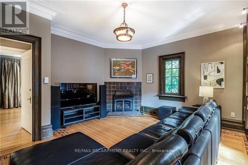 125 Aberdeen Ave, Hamilton, ON - Indoor Photo Showing Living Room With Fireplace