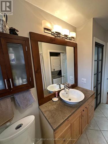 25 Pratt Rd, Barrie, ON - Indoor Photo Showing Bathroom