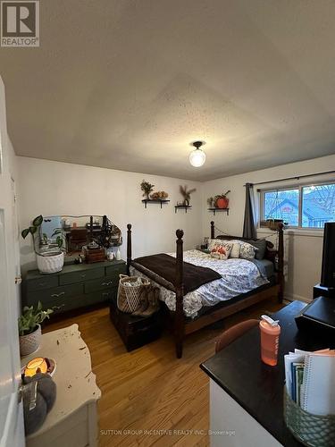 25 Pratt Rd, Barrie, ON - Indoor Photo Showing Bedroom