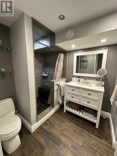 25 Pratt Rd, Barrie, ON - Indoor Photo Showing Bathroom