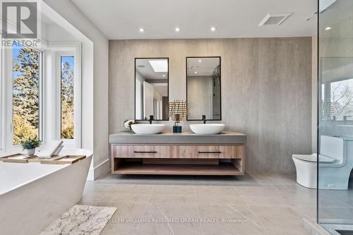 140 Holmes Ave, Toronto, ON - Indoor Photo Showing Bathroom