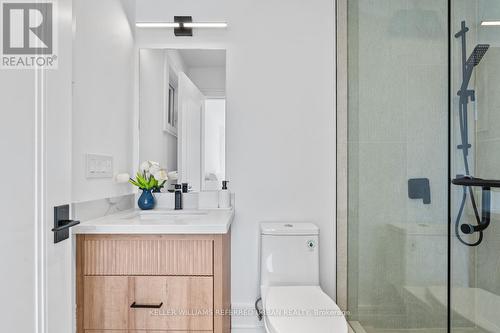 140 Holmes Ave, Toronto, ON - Indoor Photo Showing Bathroom