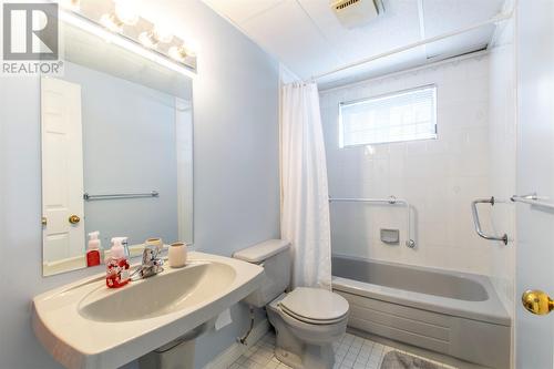 34 Halifax Street, St. John'S, NL - Indoor Photo Showing Bathroom
