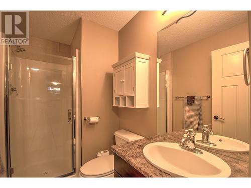8764 Hofer Drive, Coldstream, BC - Indoor Photo Showing Bathroom