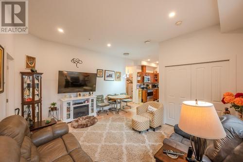 8603 Pierre Drive, Summerland, BC - Indoor Photo Showing Living Room