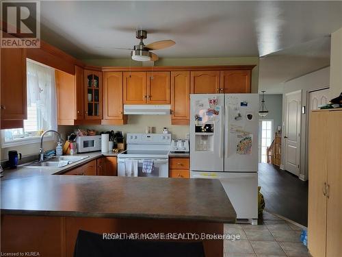 45 Laurent Blvd, Kawartha Lakes, ON - Indoor Photo Showing Kitchen With Double Sink