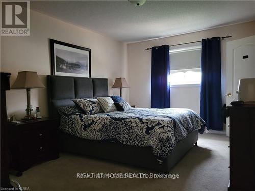 45 Laurent Blvd, Kawartha Lakes, ON - Indoor Photo Showing Bedroom