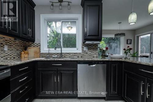 77 Rowntree Mill Rd, Toronto, ON - Indoor Photo Showing Kitchen With Upgraded Kitchen