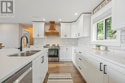93 Hinchinbrooke Rd N, South Frontenac, ON - Indoor Photo Showing Kitchen With Double Sink With Upgraded Kitchen