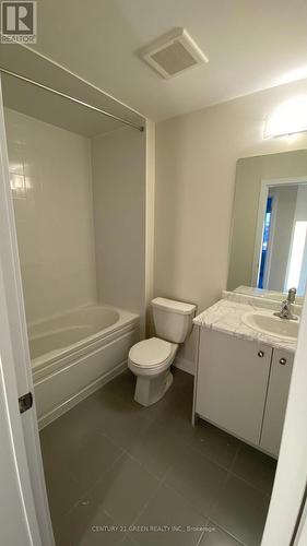 414 Eastbridge Avenue, Welland, ON - Indoor Photo Showing Bathroom