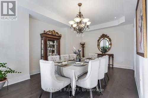 27 Sir Henry Court, King, ON - Indoor Photo Showing Dining Room