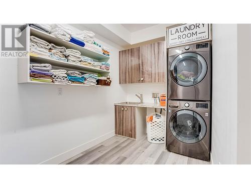 8792 Cortland Place, Coldstream, BC - Indoor Photo Showing Laundry Room