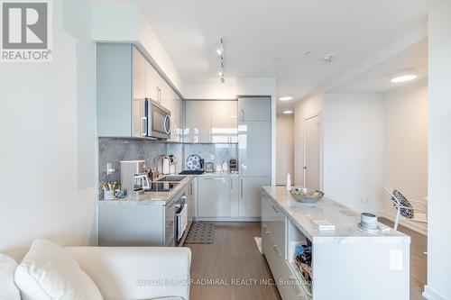 #1207 -1 Grandview Ave, Markham, ON - Indoor Photo Showing Kitchen With Upgraded Kitchen