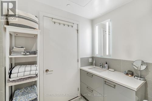 #1207 -1 Grandview Ave, Markham, ON - Indoor Photo Showing Bathroom