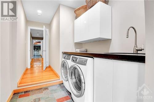 444 Rock Forest Road, Dunrobin, ON - Indoor Photo Showing Laundry Room