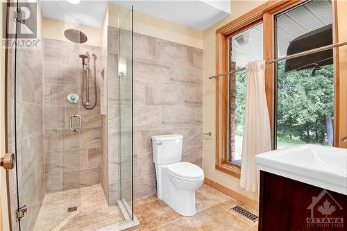444 Rock Forest Road, Dunrobin, ON - Indoor Photo Showing Bathroom