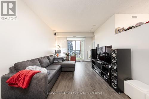 #2509 -125 Western Battery Rd, Toronto, ON - Indoor Photo Showing Living Room