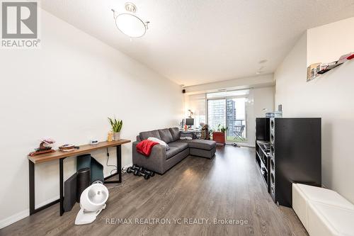 #2509 -125 Western Battery Rd, Toronto, ON - Indoor Photo Showing Other Room
