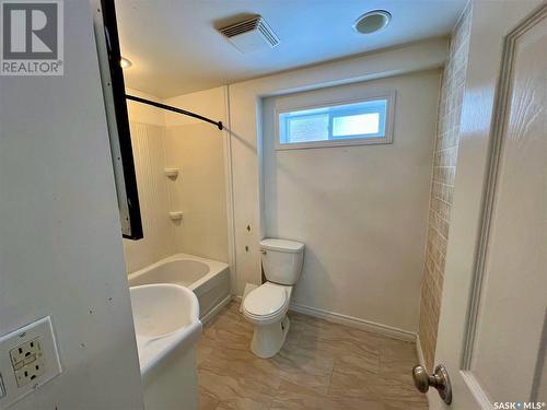 356 13Th Street W, Prince Albert, SK - Indoor Photo Showing Bathroom