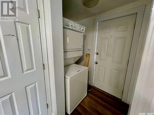 356 13Th Street W, Prince Albert, SK - Indoor Photo Showing Laundry Room