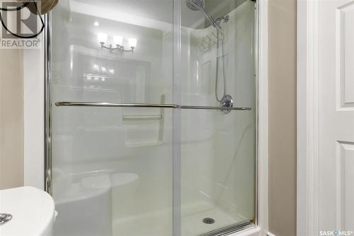 1242 Highwood Avenue, Buena Vista, SK - Indoor Photo Showing Bathroom