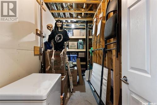 1242 Highwood Avenue, Buena Vista, SK - Indoor Photo Showing Laundry Room