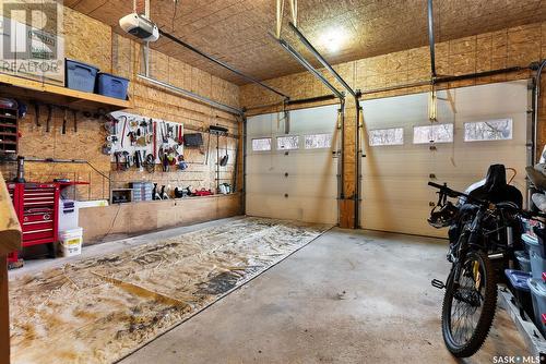 1242 Highwood Avenue, Buena Vista, SK - Indoor Photo Showing Garage