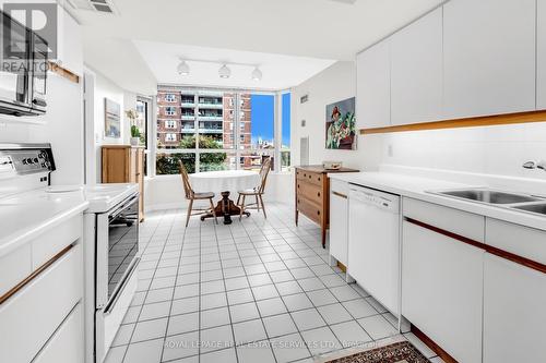 #603 -130 Carlton St, Toronto, ON - Indoor Photo Showing Kitchen With Double Sink