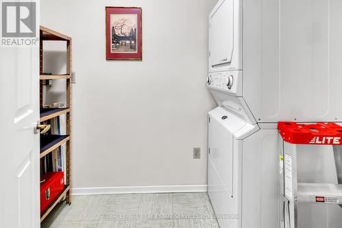 #603 -130 Carlton St, Toronto, ON - Indoor Photo Showing Laundry Room