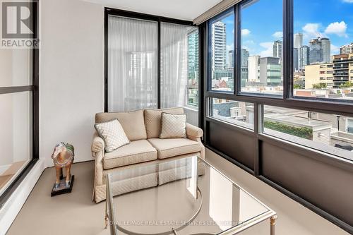 #603 -130 Carlton St, Toronto, ON - Indoor Photo Showing Other Room