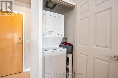 #705 -1 Maison Parc Crt, Vaughan, ON - Indoor Photo Showing Laundry Room