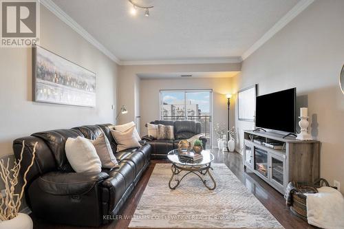 #705 -1 Maison Parc Crt, Vaughan, ON - Indoor Photo Showing Living Room