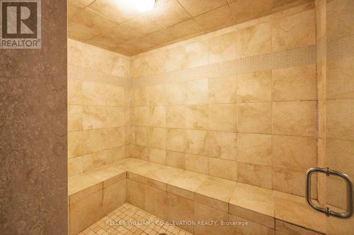 #705 -1 Maison Parc Crt, Vaughan, ON - Indoor Photo Showing Bathroom