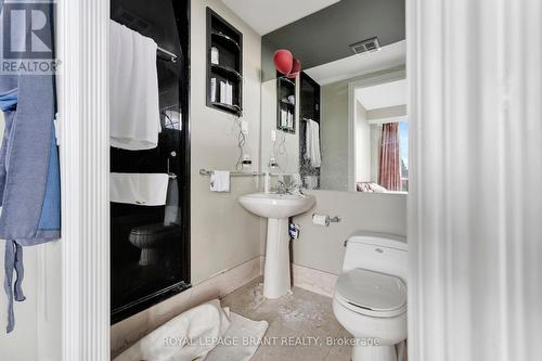 Ph07 - 3939 Duke Of York Boulevard, Mississauga, ON - Indoor Photo Showing Bathroom