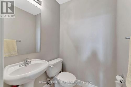 #Ph07 -3939 Duke Of York Blvd, Mississauga, ON - Indoor Photo Showing Bathroom